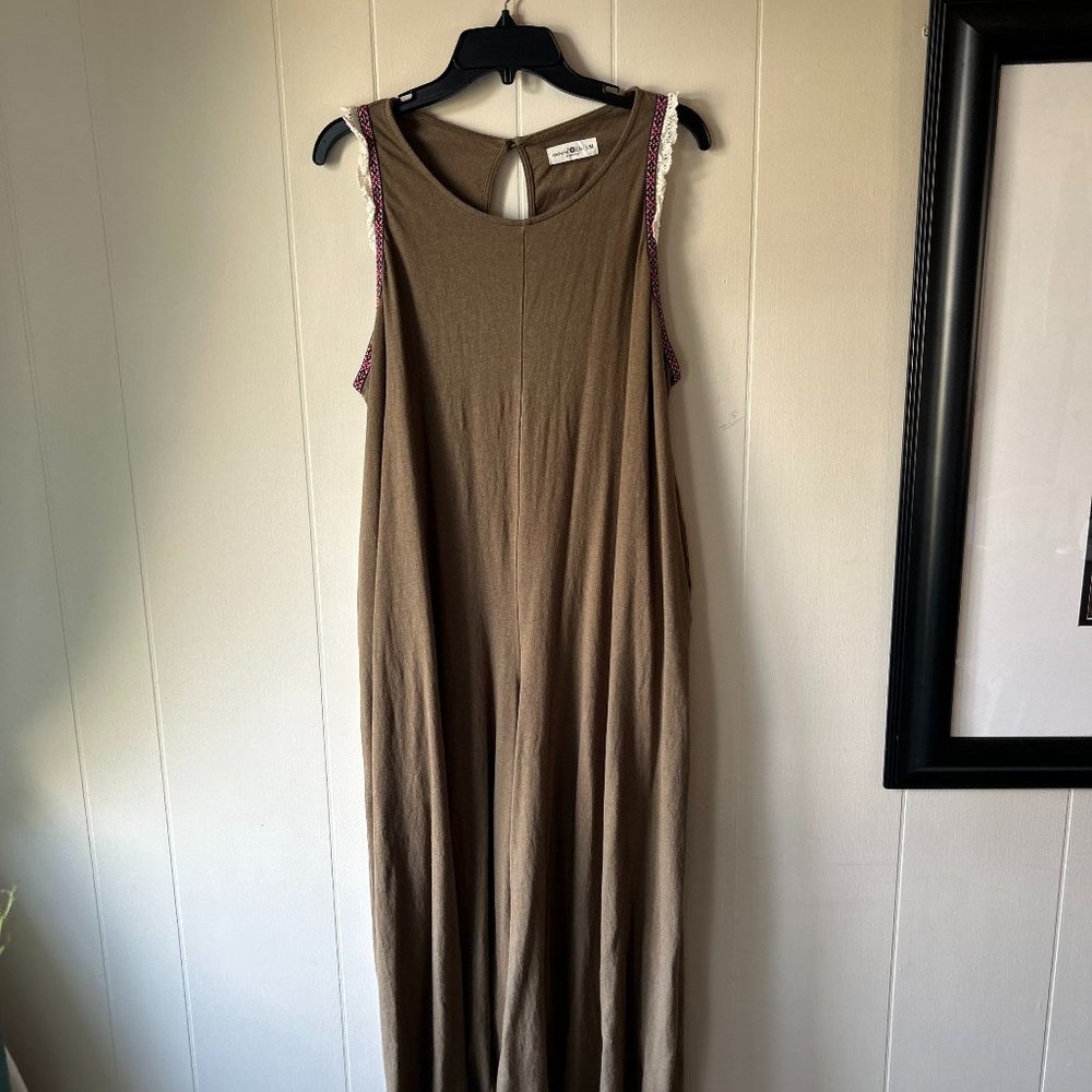 NWOT Natural Life Flowy Uncut Jumper Size S/M